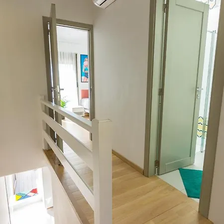 - Oasis Apartment *