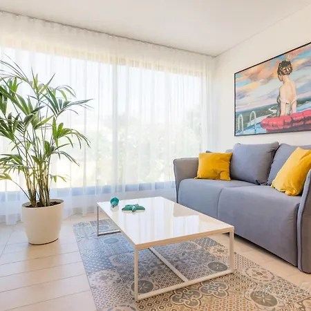 - Oasis Morro Jable (Fuerteventura)
