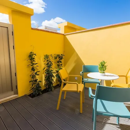 - Oasis Apartment